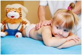 Детский массаж в клинике «Мудрый Доктор» в СПб
